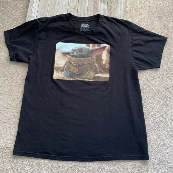Star Wars T-Shirt Size L Mad Engine Graphic Print Baby Yoda The Mandalorian TV - Picture 1 of 11